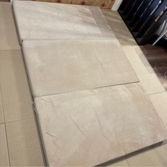 ★美品★ タンスのゲン 三つ折りセミダブルマットレスの画像