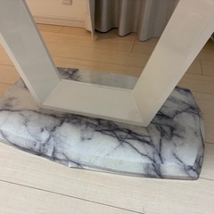 ダイニングテーブル
の画像