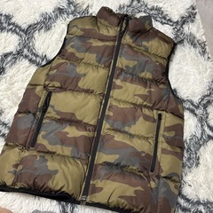 GAP 迷彩柄ベストの画像