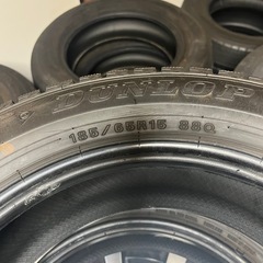 185/65r15スタッドレスタイヤダンロップwinter43週22年製4本セット(タイヤのみ)の画像