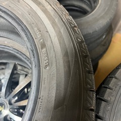 185/65r15スタッドレスタイヤダンロップwinter43週22年製4本セット(タイヤのみ)の画像