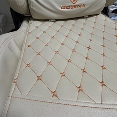 DOWINX ゲーミングチェア アイボリー／オットマン付クッション付の画像