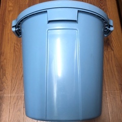 ゴミ箱　45 L  ブルー　蓋付き　ゴミ袋固定リング付きの画像