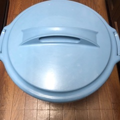ゴミ箱　45 L  ブルー　蓋付き　ゴミ袋固定リング付きの画像