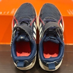 アディダス　スニーカー　ベルクロの画像