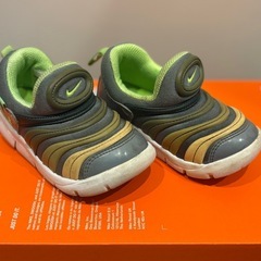 NIKE ナイキ　ダイナモフリー　  他にもスニーカー多数出品中の画像