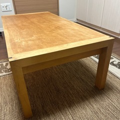 広がるローテーブル　無料の画像