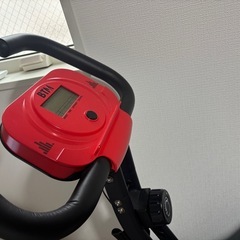 BTM XR エアロフィットネスバイク 背もたれ付き　レッド　ブラックの画像