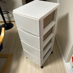 衣装ケースの画像