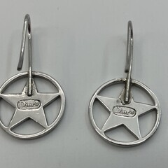 Dior ディオール スター ロゴ ピアス シルバーカラー 直径約1.6cm フック式の画像