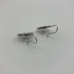 Dior ディオール スター ロゴ ピアス シルバーカラー 直径約1.6cm フック式の画像