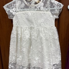 100サイズのドレスの画像