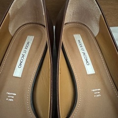 モードエジャコモ　サークルモチーフフラットパンプス ブラウンエナメル　本革 レザー極美品の画像