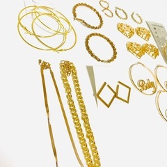 ゴールドカラー　新品　ネックレス　ピアス　海外直輸入　インポートの画像