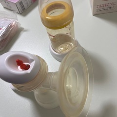 搾乳機と母乳フリーザーパック
の画像