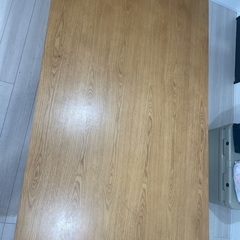 ダイニングテーブルの画像