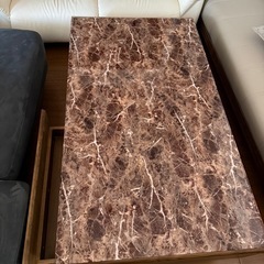 大理石 テーブルの画像