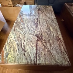 大理石 テーブルの画像