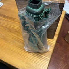 青銅の花瓶の画像