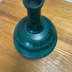 青銅の花瓶の画像