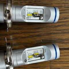 PHILIPS H4 LEDヘッドライトバルブセットの画像