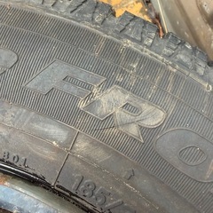 スタッドレスタイヤ　185/70R14 icefrontage  ２１年の画像