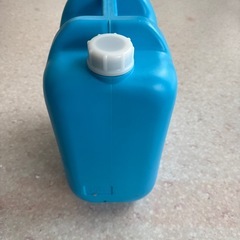 ポリタンク　灯油缶　２つセット　中古品の画像