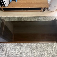 ガラステーブルの画像