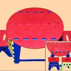 キッズテーブル＆チェア2脚付きの画像