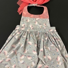 ZARAフリースとマールマールエプロンとaicジャンパーの画像