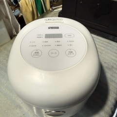 YAMADASELECT(ヤマダセレクト) YRCM05H1 ヤマダオリジナル3合炊きマイコンジャー炊飯器 0.54L アーバンホワイトの画像