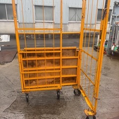 中古カゴ台車の画像