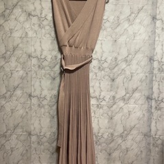 dazzlin ダズリン プリーツカシュクールロンスリワンピースの画像