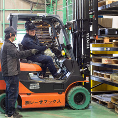 【賞与4.5か月分】未経験OKの製造スタッフ／土日休み／残業平均20時間／住宅手当＿レーザマックスの画像