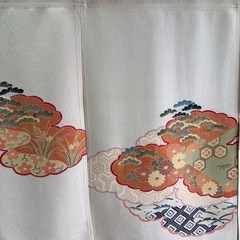 訪問着リメイク暖簾、着物素材横〜90–丈〜49!
の画像
