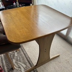ダイニングテーブル、椅子セットの画像