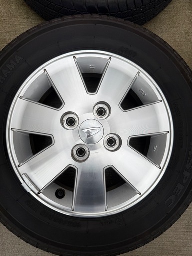 【在庫処分　値引き交渉可能】ダイハツ純正アルミホイール自動車パーツ 