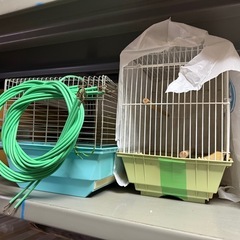 鳥籠、小動物のケージ9
個の画像