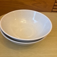 ニトリ　カルエクレ　超軽量麺鉢（白唐津）2枚の画像