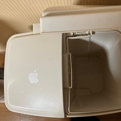 仕切り入りゴミ箱の画像