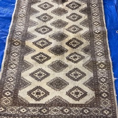 絨毯カーペットウール100%の画像