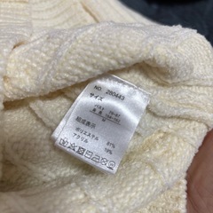 セーター　ニット　オフホワイト　白系　の画像