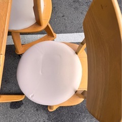 本日来れる方優先！テーブル　椅子　セットの画像