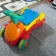 車のおもちゃの画像