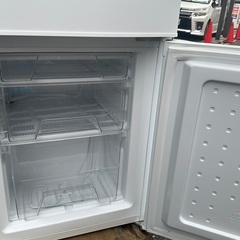 【RKGRE-621】特価！アイリスオーヤマ/142L 2ドア冷凍冷蔵庫/KRSD-14A-W/中古品/2020年製/店頭引取推奨商品/弊社近隣配達も可の画像