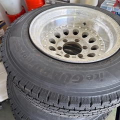 195.80R15ヨコハマスタッドレス明日までに持って行ってくれる人5千円引きしますの画像