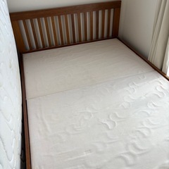 ［受付終了しました］ダブルベッド　無印ベッドフレーム マットレスの画像