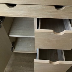 ドレッサー　収納棚の画像