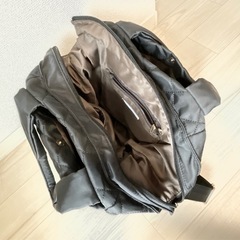 マザーズバッグ　黒　収納沢山の画像