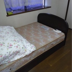 セミダブルベッドの画像